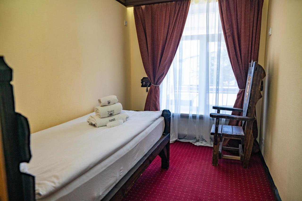 Dniprovskiy Dvir Stari Kodaky Exteriér fotografie